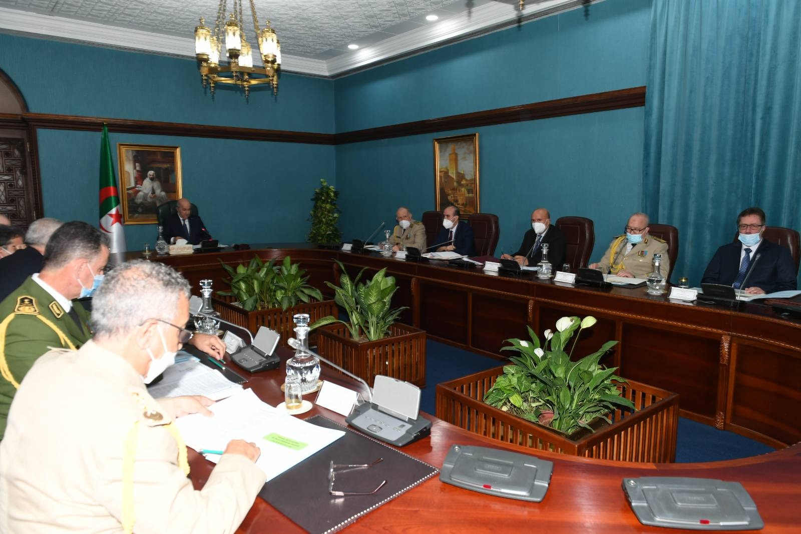 المجلس الأعلى للأمن يقرّر: الغلق الفوري للمجال الجوي الجزائري على كل